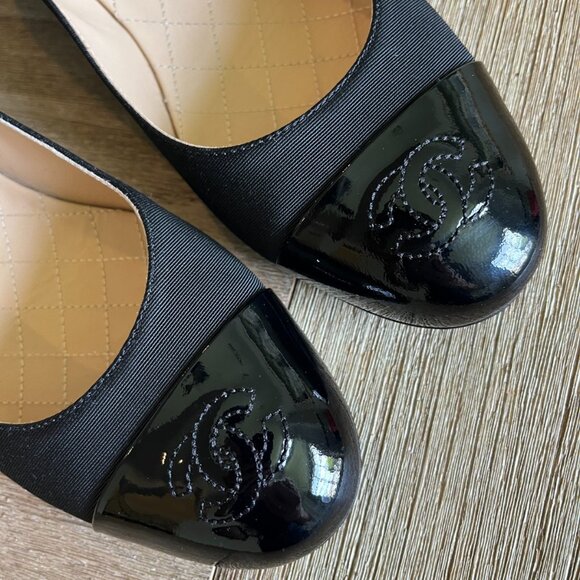 CHANEL Satin Patent Leather Classic Chanel Black Pumps - Picture 5 of 10
